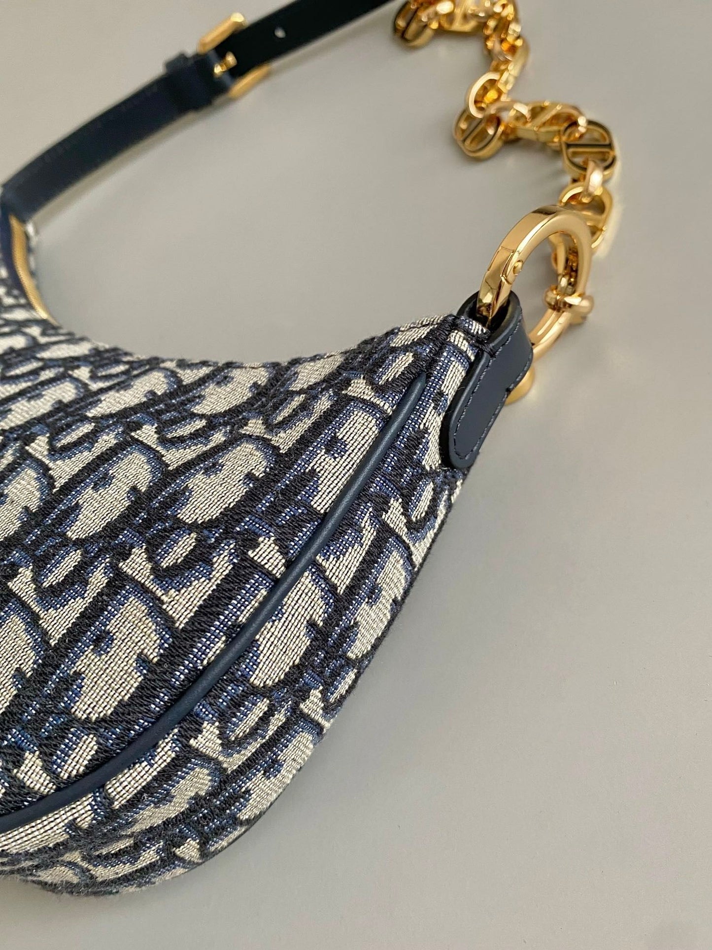 CD LOUNGE 26CM BLUE OBLIQUE EMBROIDERY mysite