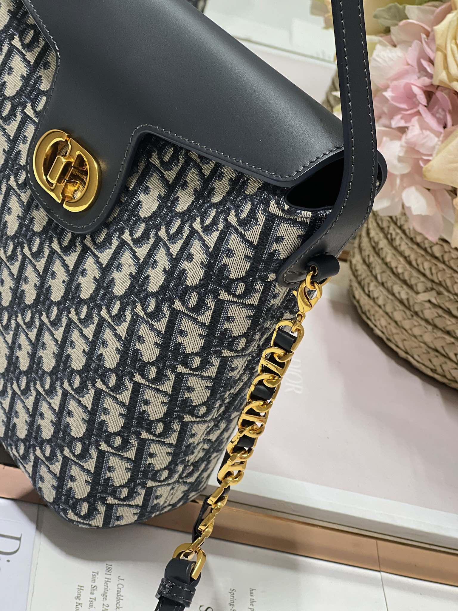 30 MONTAIGNE 13 24x24x9.5CM BLUE OBLIQUE EMBROIDERY mysite