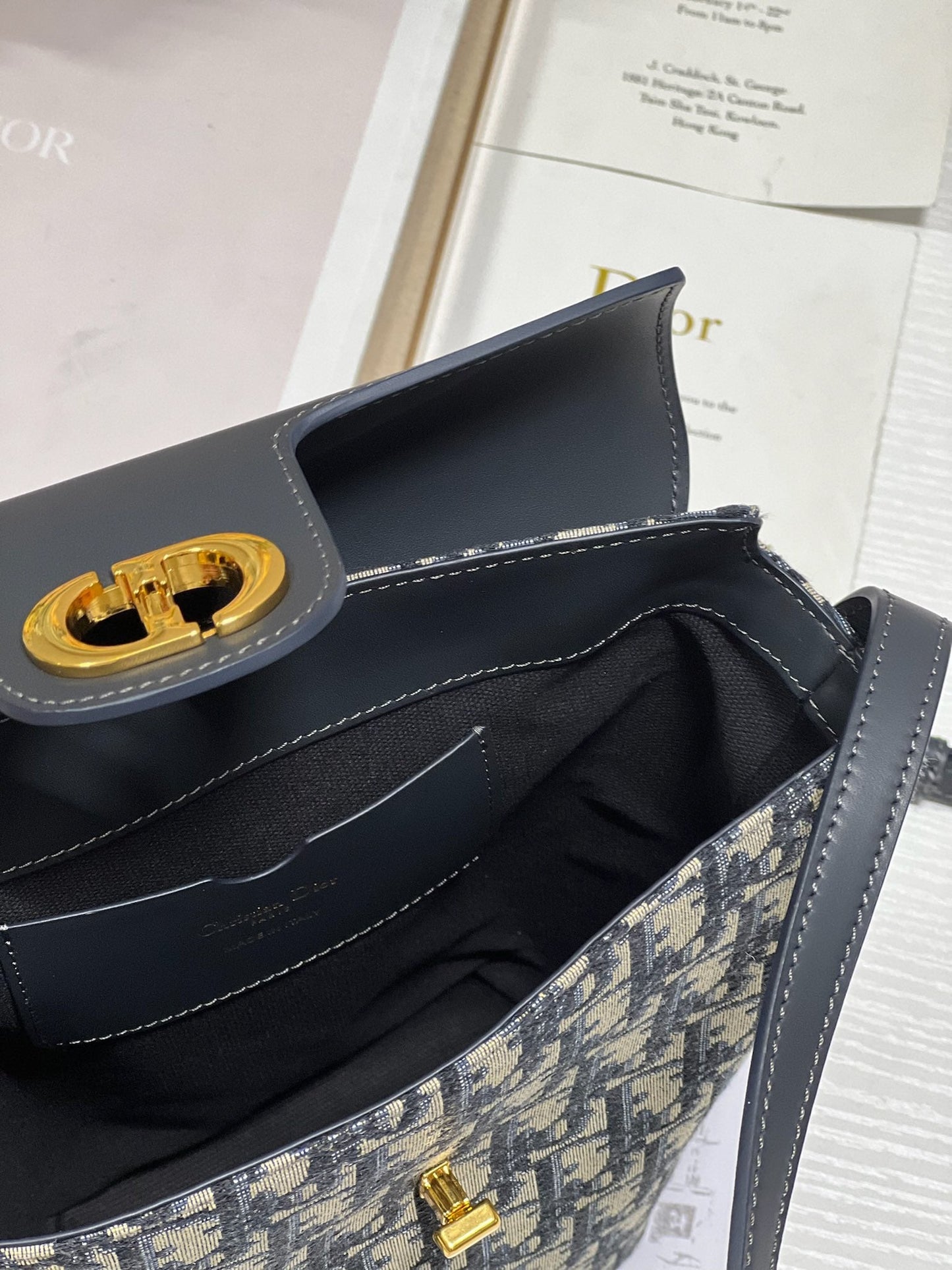 30 MONTAIGNE 13 24x24x9.5CM BLUE OBLIQUE EMBROIDERY mysite