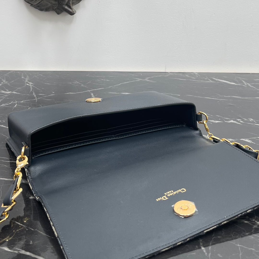 CD SIGNATURE 21CM BLUE OBLIQUE EMBROIDERY mysite