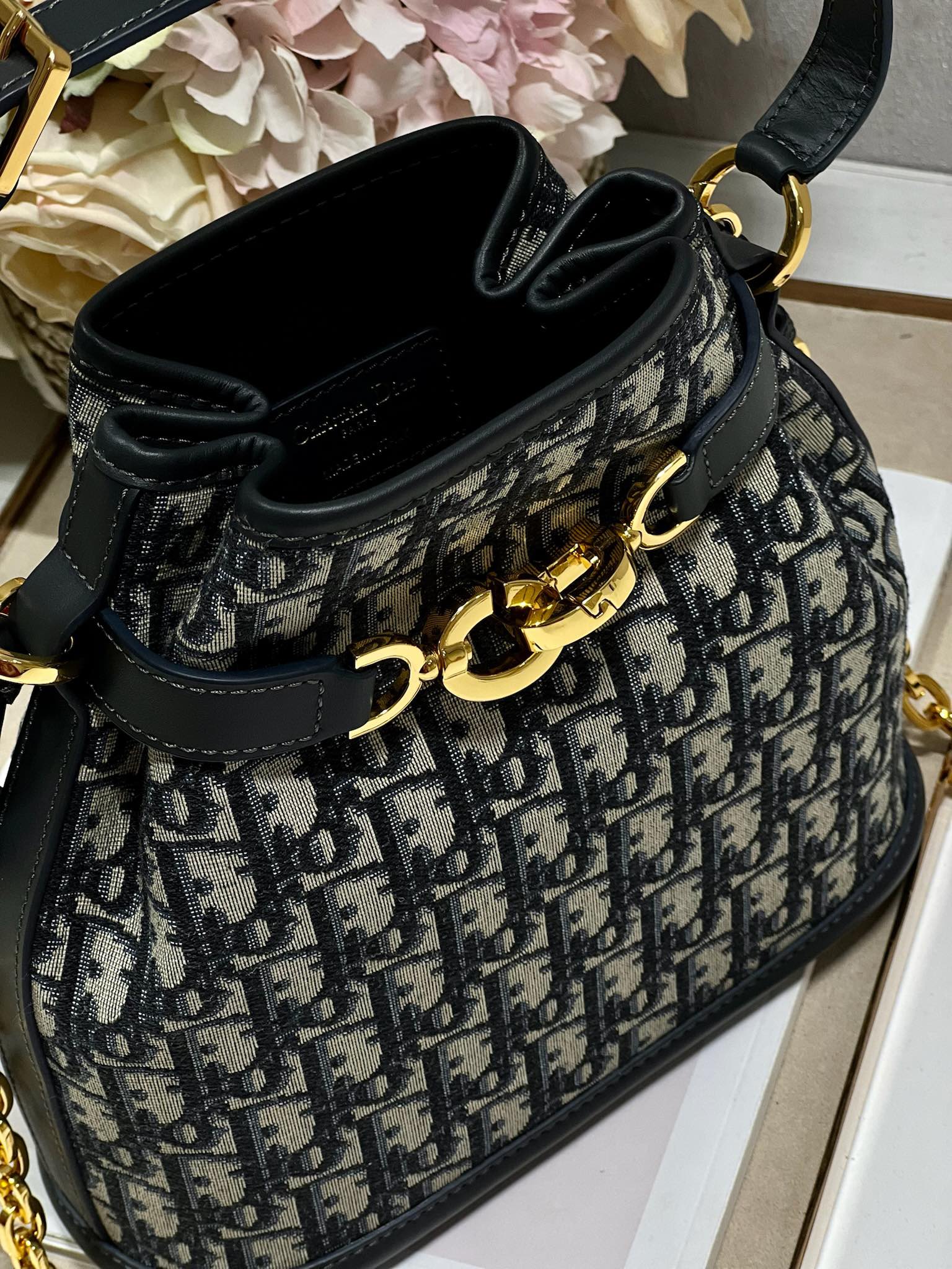 CEST CD 24CM BLUE OBLIQUE EMBROIDERY mysite