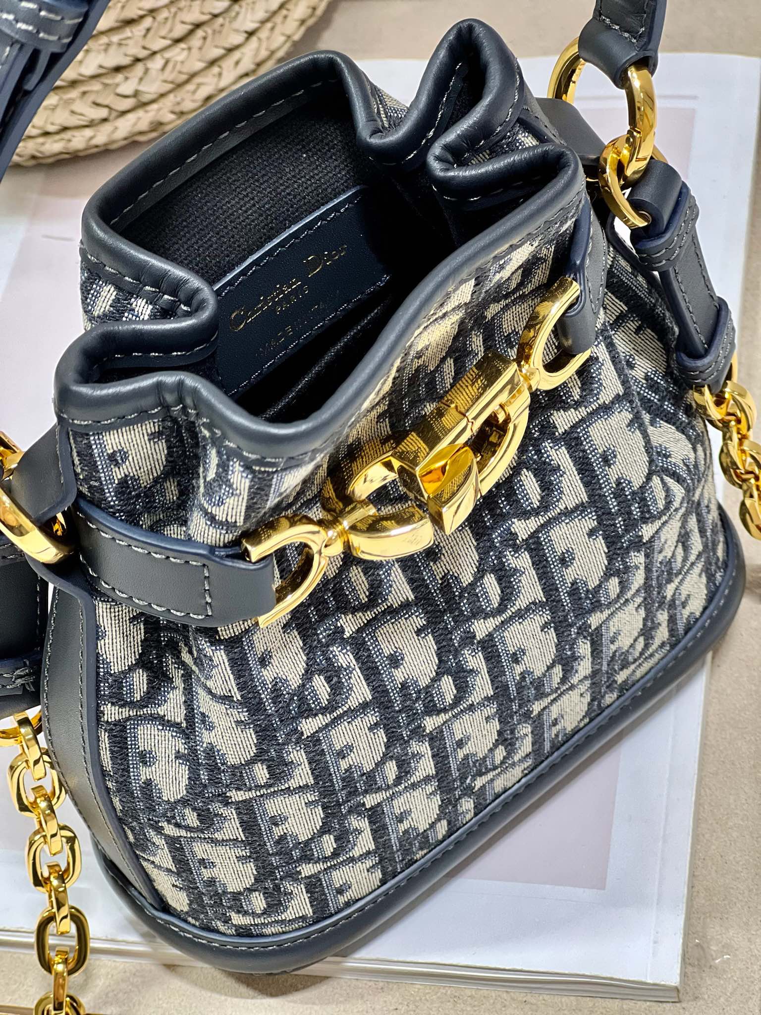 CEST CD 17CM BLUE OBLIQUE EMBROIDERY mysite