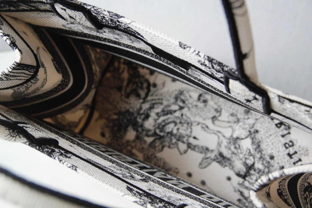 Medium CD Book Tote 36cm Hercules White mysite