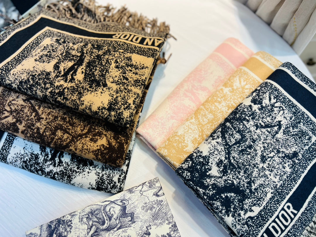 Multicolor Monogram Letter Square Scarf-06 mysite