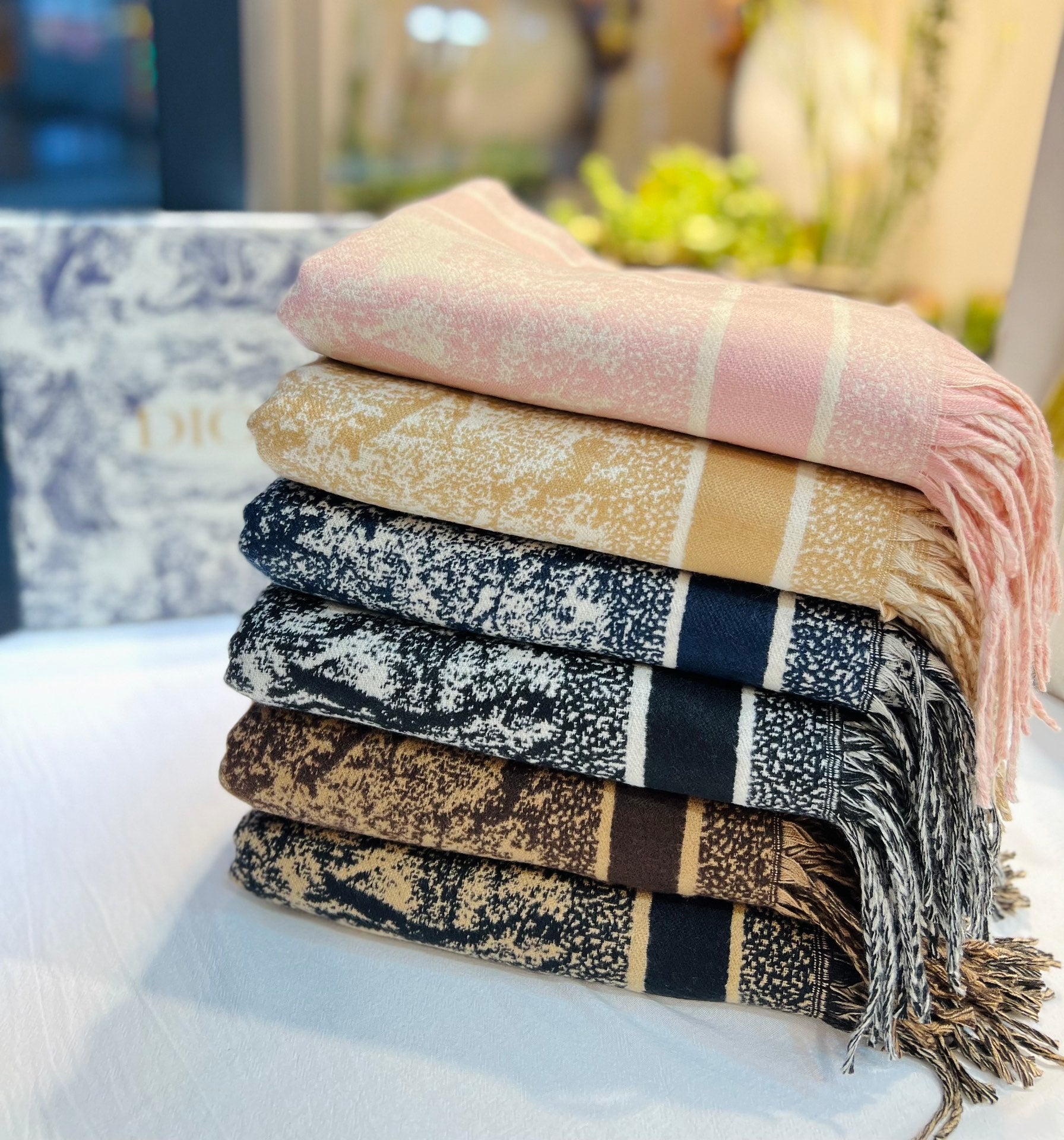 Multicolor Monogram Letter Square Scarf-06 mysite