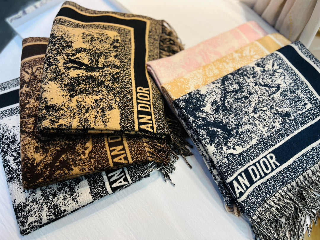 Multicolor Monogram Letter Square Scarf-06 mysite