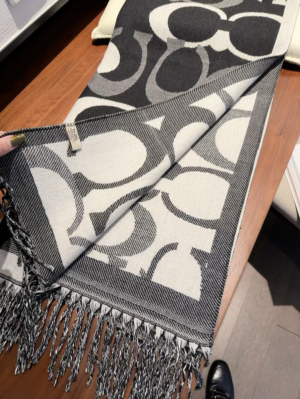 Simple Monogram Cashmere Fringed Scarf-10 mysite