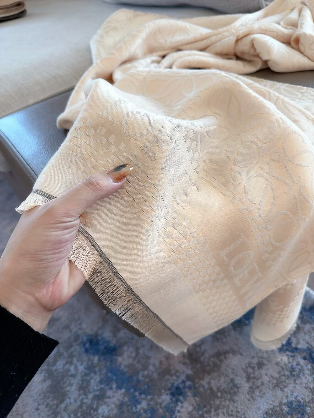 Premium Double-sided Cashmere Fringed Scarf mysite