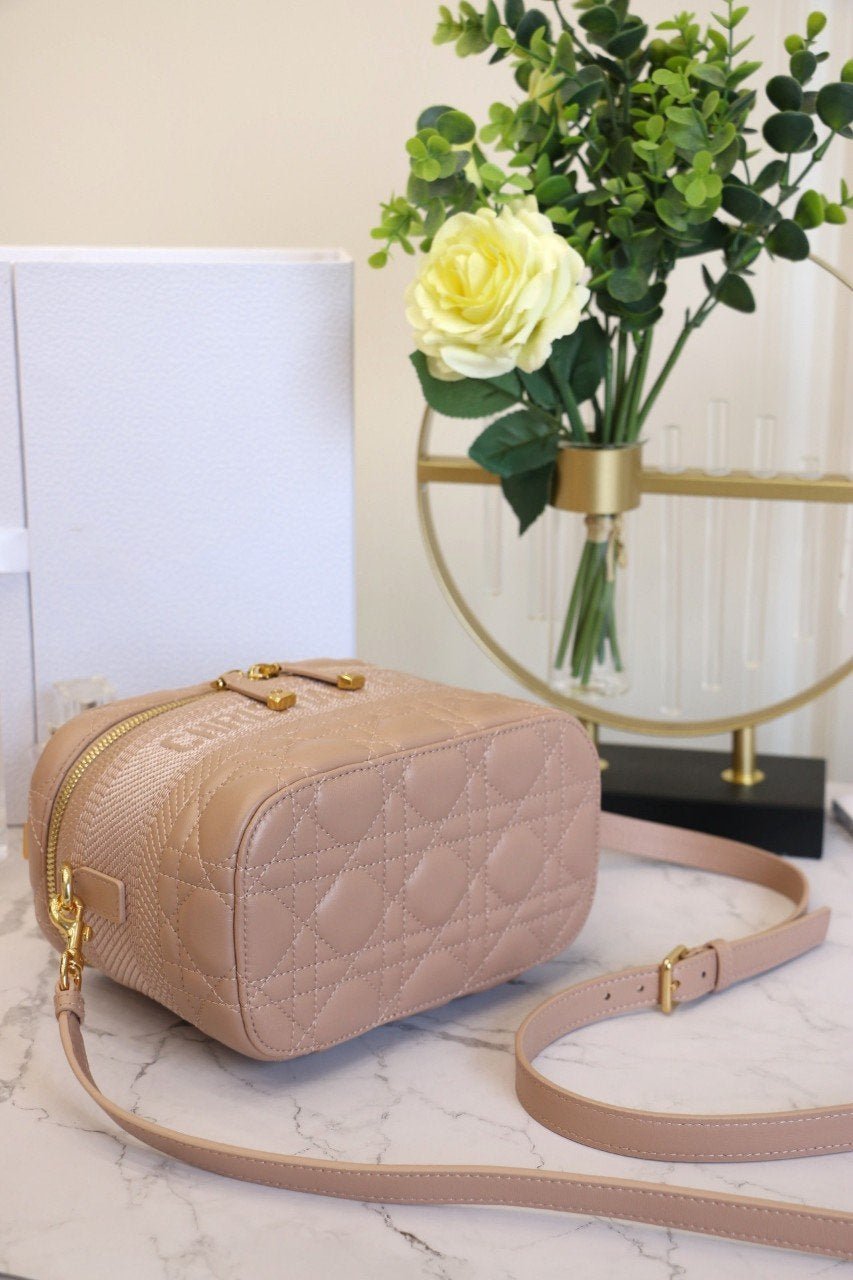 SMALL TRAVEL VANITY CASE BEIGE LAMBSKIN mysite