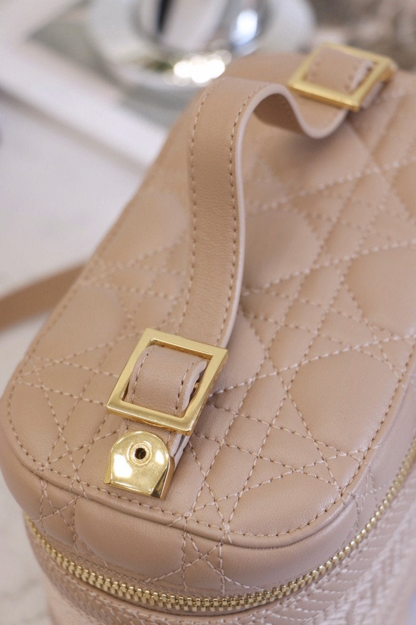 SMALL TRAVEL VANITY CASE BEIGE LAMBSKIN mysite